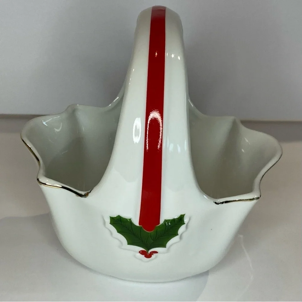 Vintage Mount Clemens Pottery Porcelain Ribbon & Holly Christmas Candy B…